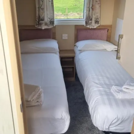 Newquay Caravan, Newquay Bay Jetts View 104 New Quay
